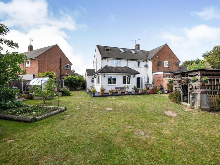 Specious 3Bed Property With Parking & Large Garden Aveley Bagian luar foto