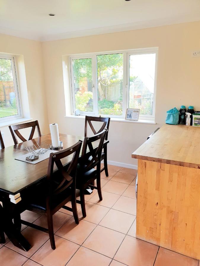 Specious 3Bed Property With Parking & Large Garden Aveley Bagian luar foto