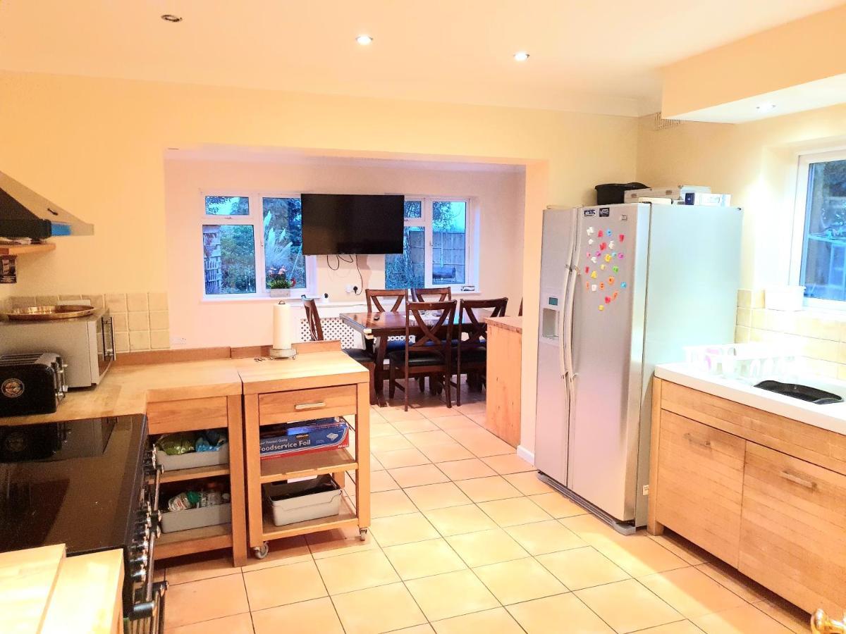 Specious 3Bed Property With Parking & Large Garden Aveley Bagian luar foto